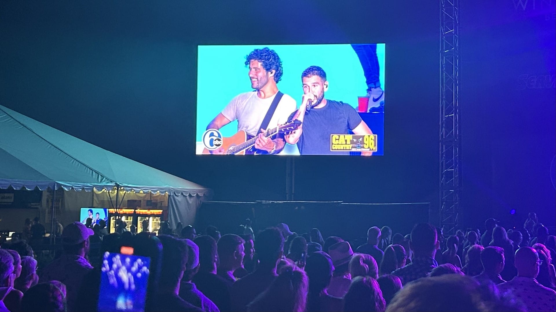 Country duo Dan + Shay play on the main stage at Musikfest 2023.