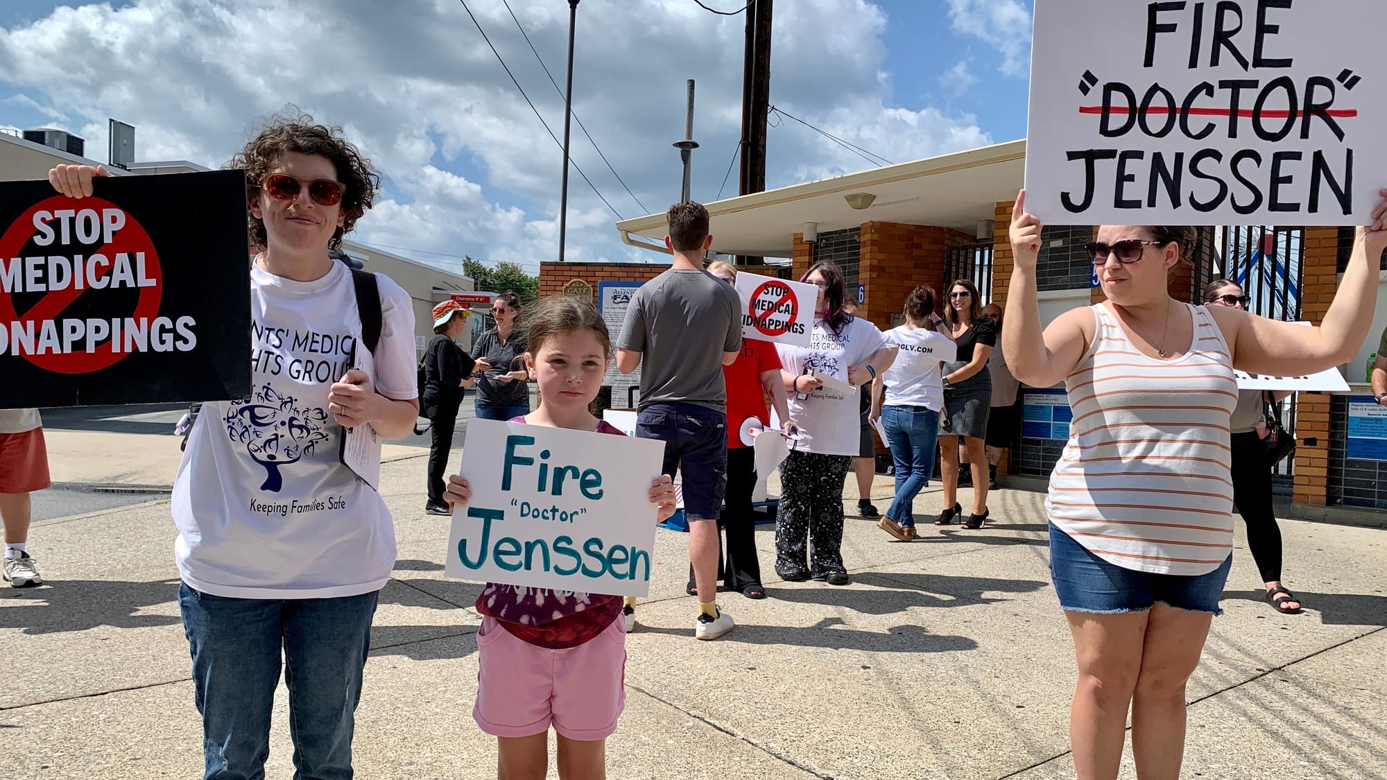 People at the protest organized by the Parents' Medical Rights Group Greater Lehigh Valley Chapter.