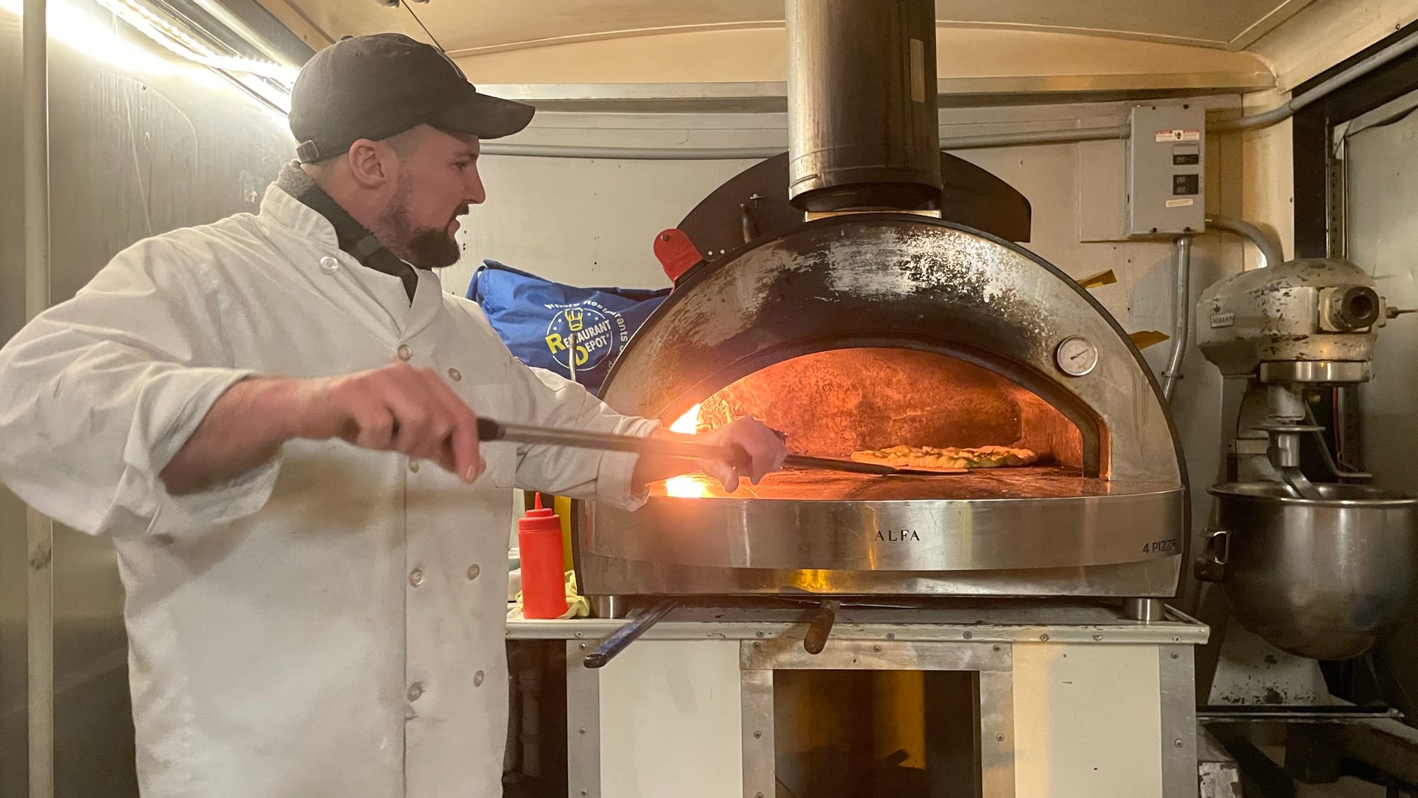 Each Friday and Saturday since November, Andrew Rogers’ Pizzeria has set up shop outside Joe’s Tavern, 12 W. Broad St., in Ce