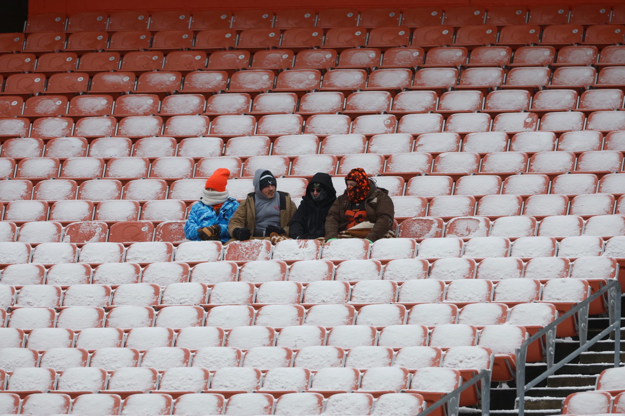 Football fans watch pregame warmups before an NFL football game between the Cleveland Browns and the New Orleans Saints, Satu