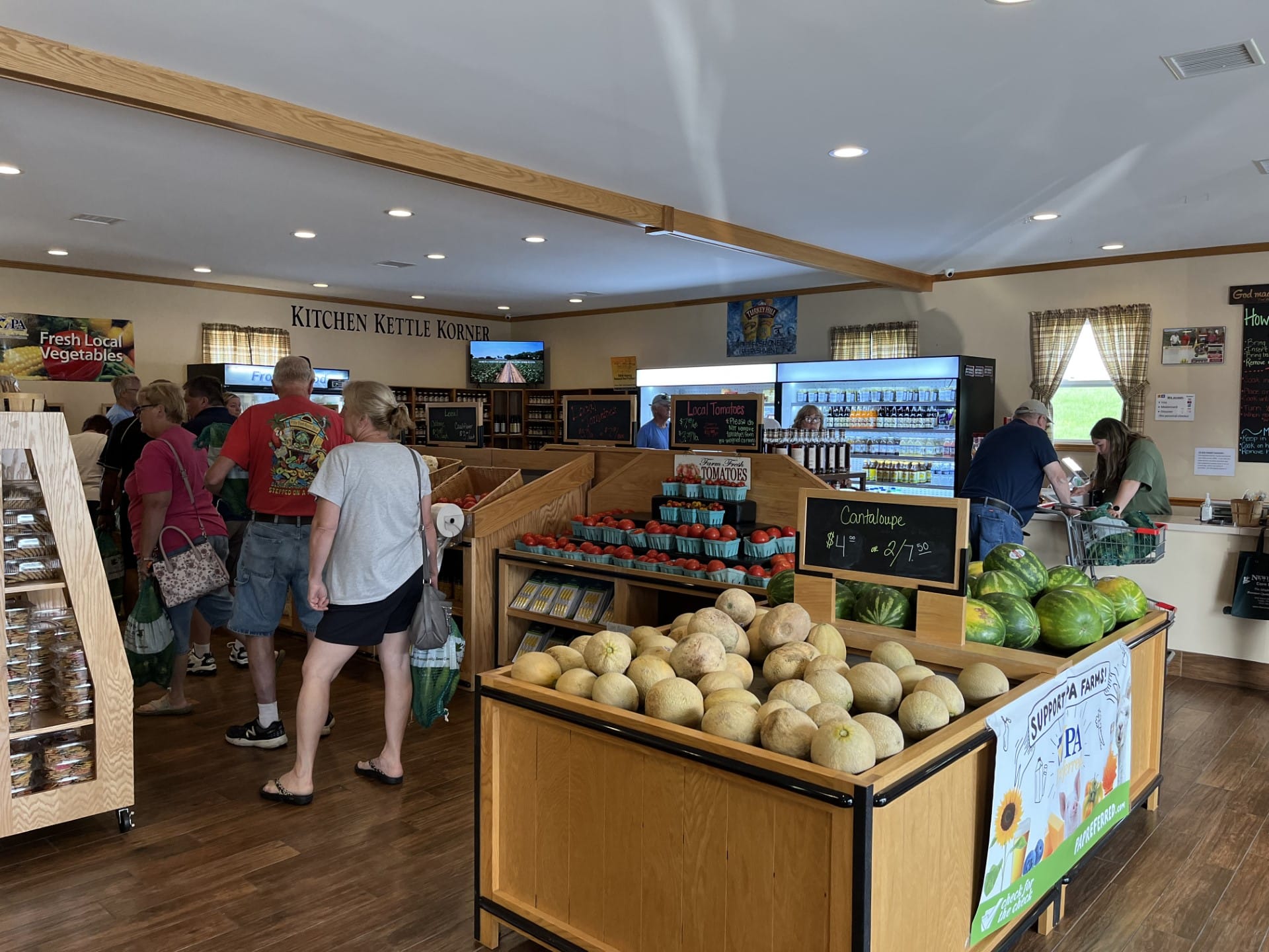 A long line at Newhard Farms in Whitehall Township on the first day of sweet corn, June 30, 2023.
