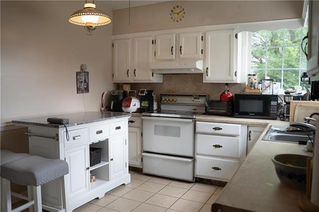 The kitchen of the West Bethlehem home prior to renovation.