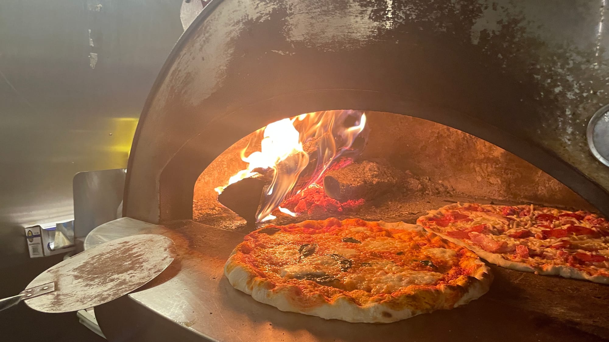 Each Friday and Saturday since November, Andrew Rogers’ Pizzeria has set up shop outside Joe’s Tavern, 12 W. Broad St., in Ce