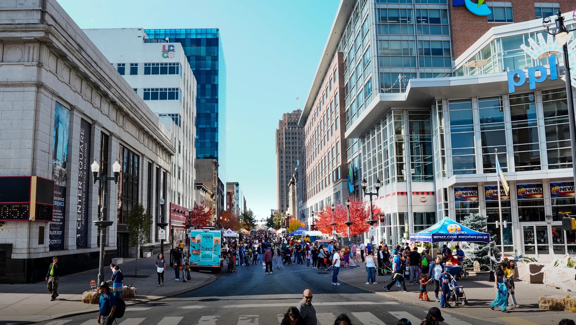Thousands turn out for the Allentown Halloween festivities. Allentown holds its annual Hallo-weekend 2023 and Allentown Walki