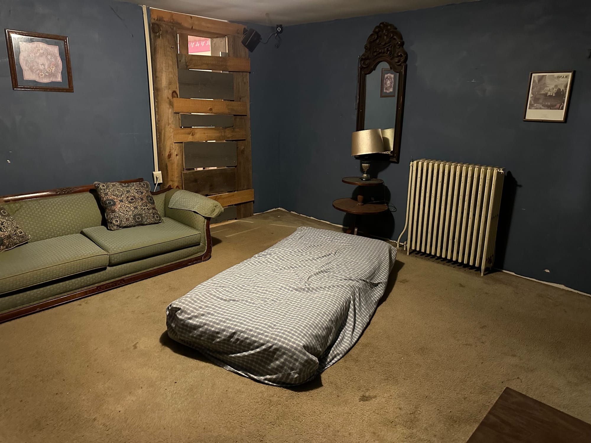 "24 Hours in Hell" is a TV series that will take a paranormal journey through Hell House (the Waldorf Estate) in Lehighton.