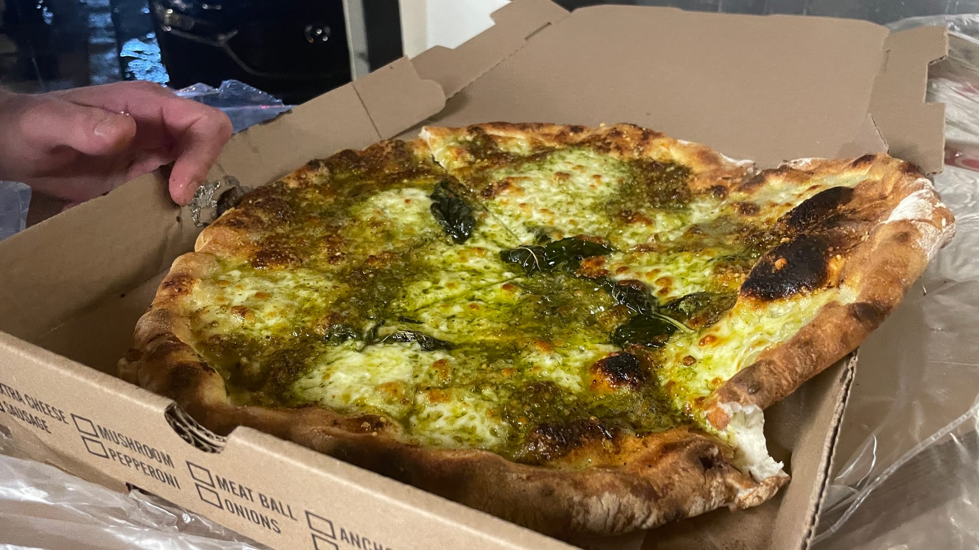 Each Friday and Saturday since November, Andrew Rogers’ Pizzeria has set up shop outside Joe’s Tavern, 12 W. Broad St., in Ce