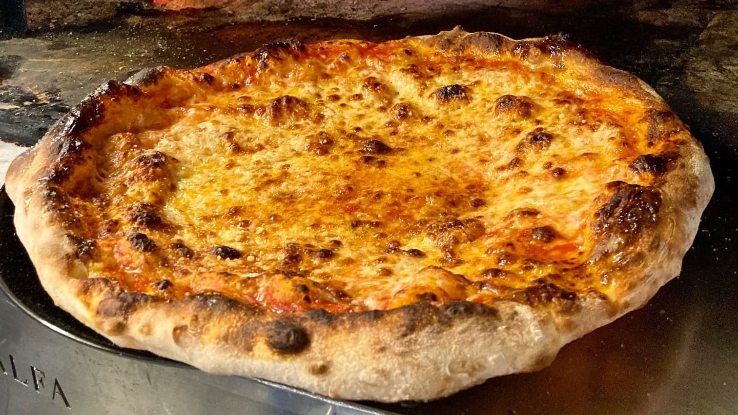 Each Friday and Saturday since November, Andrew Rogers’ Pizzeria has set up shop outside Joe’s Tavern, 12 W. Broad St., in Ce