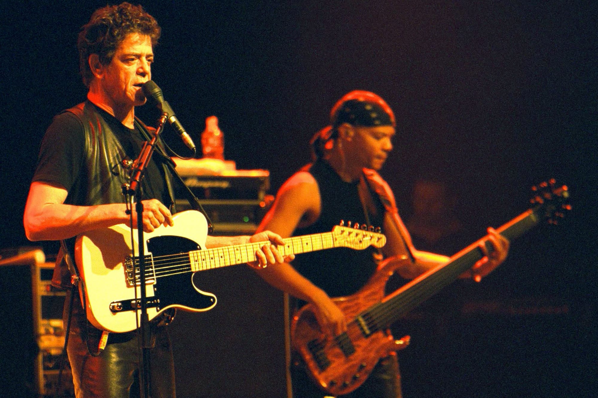 Reed performs at the Regent Theater in Melbourne, Australia, in 2000.