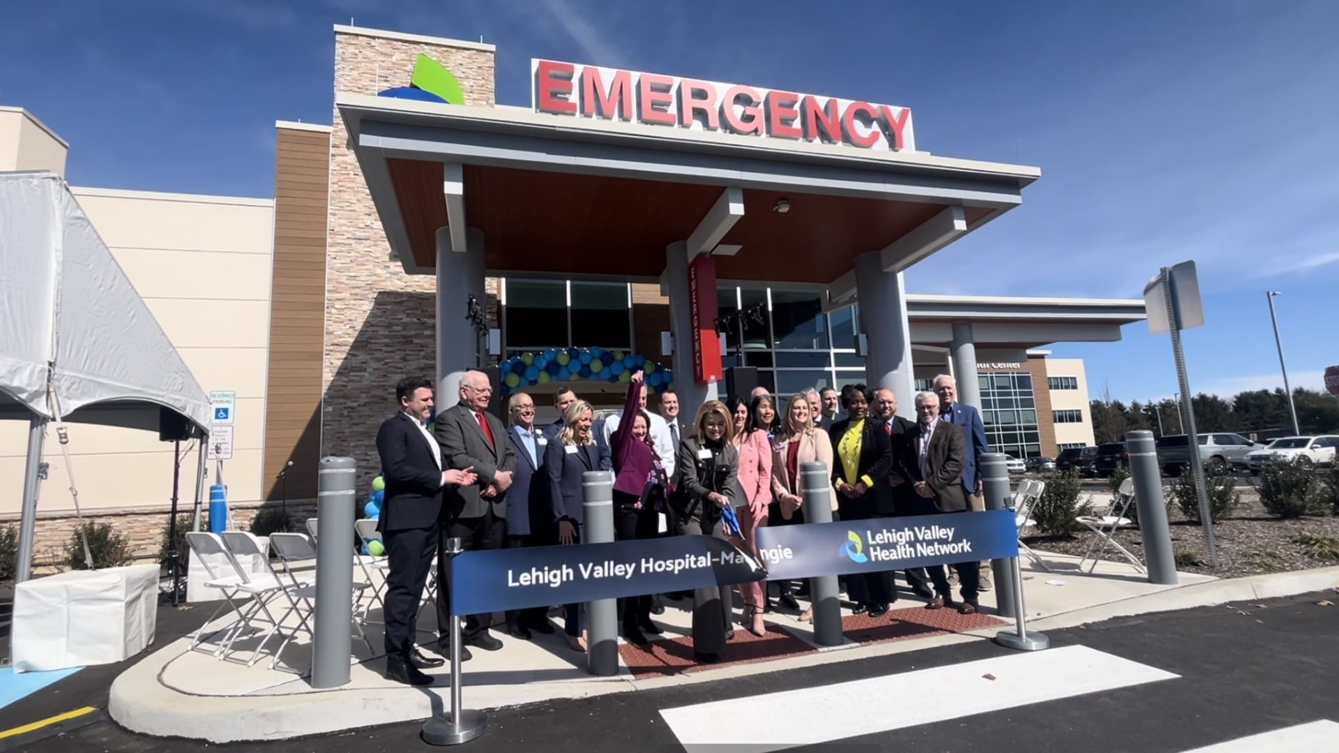 The ribbon is cut on the neighborhood hospital Lehigh Valley Macungie.