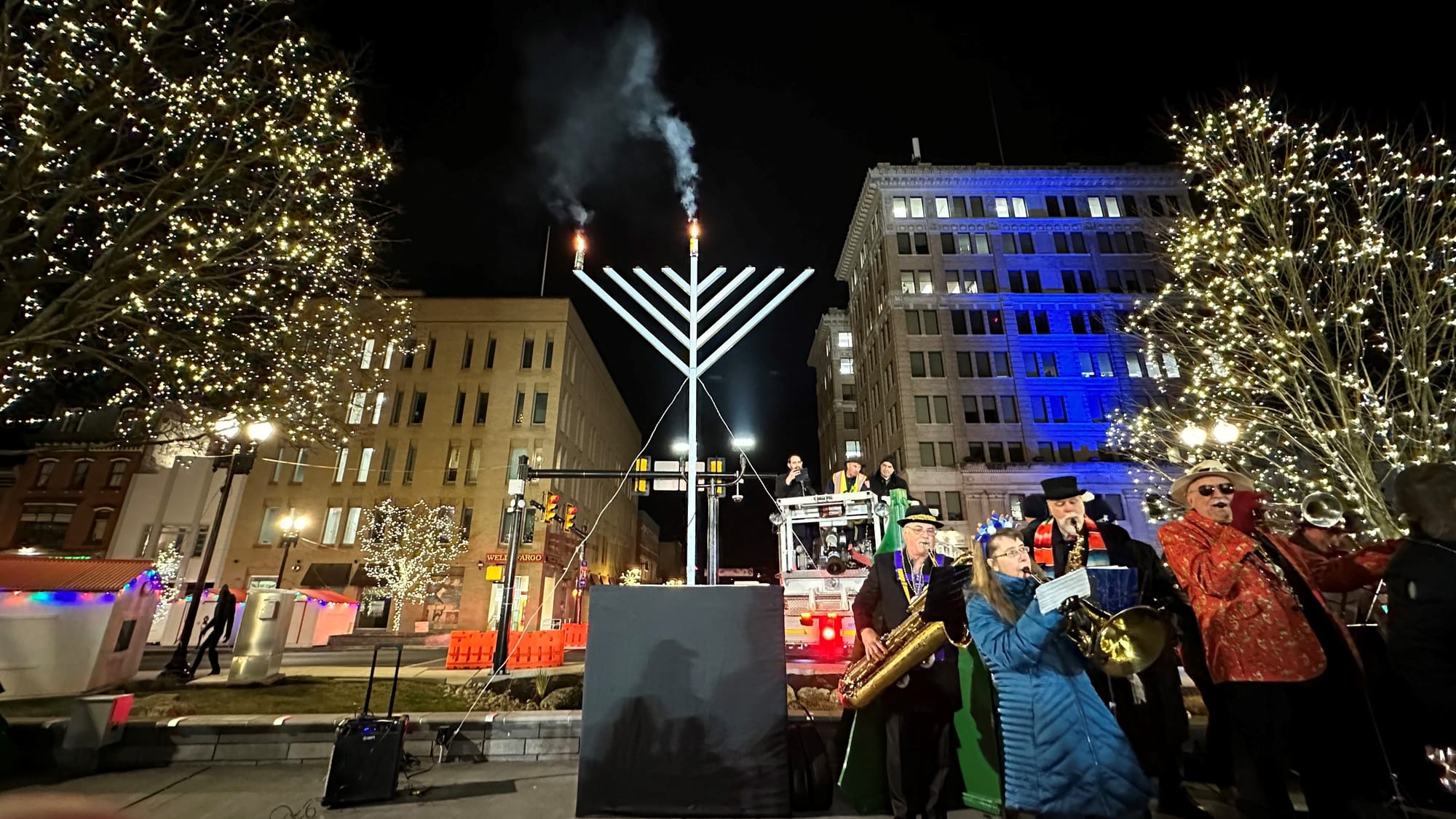 menorah1.jpg