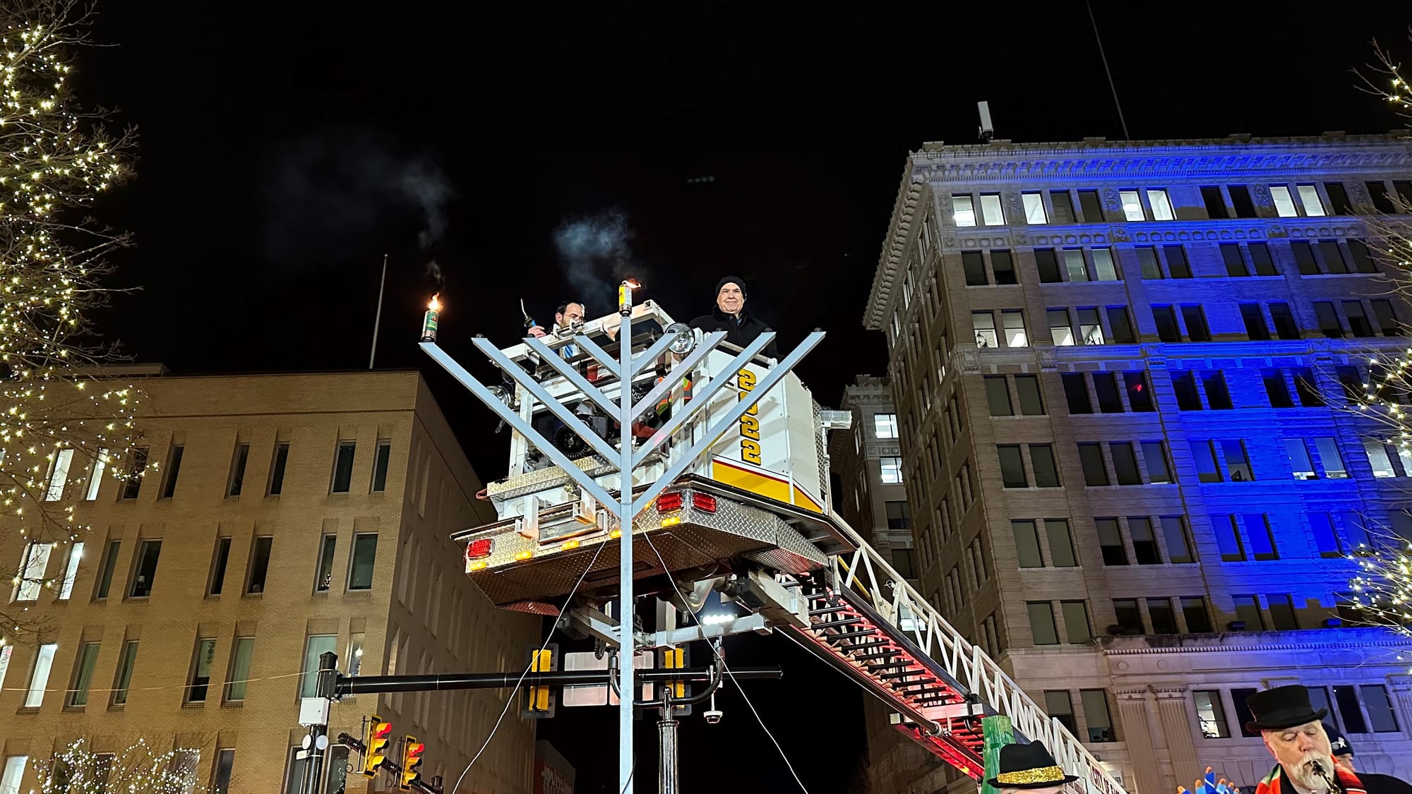 menorah2.jpg