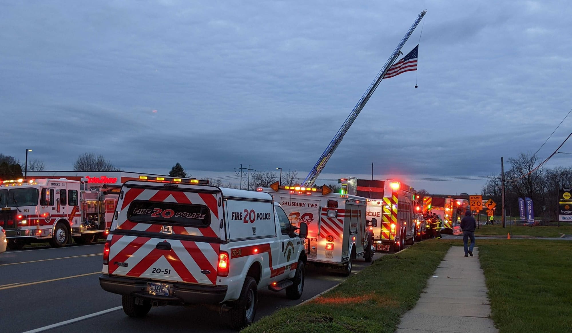 First-responder-procession.jpg