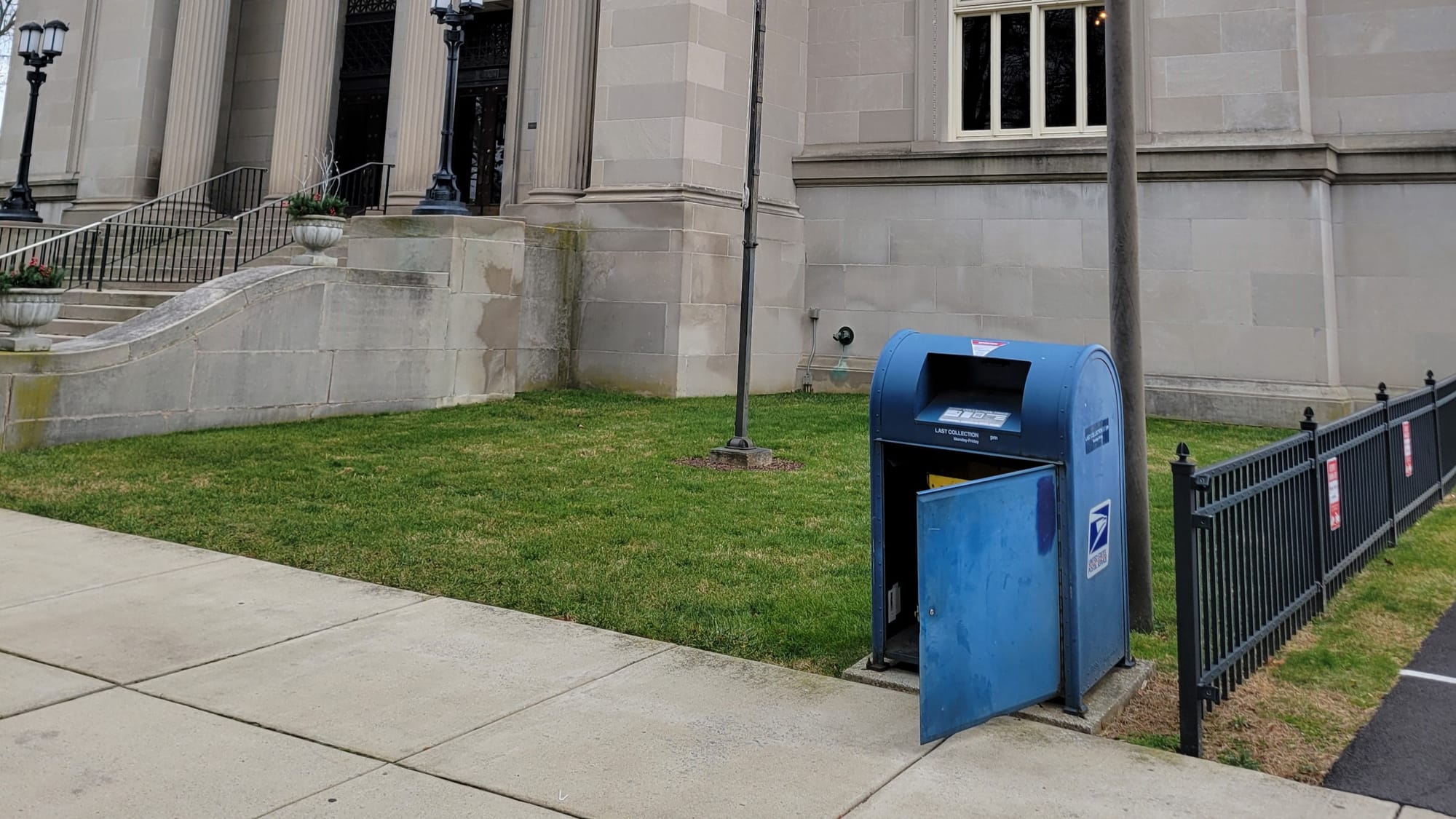 AMTmailbox3.jpg